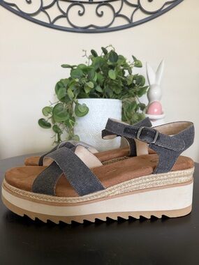 Tom’s Gia Platform Sandal